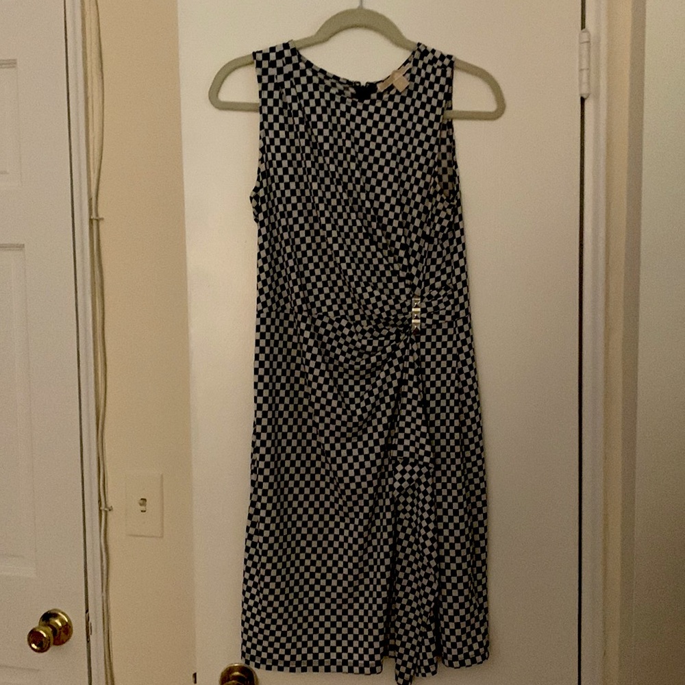 Michael Kors , size medium dress. Worn twice. Good condition. Pet free home